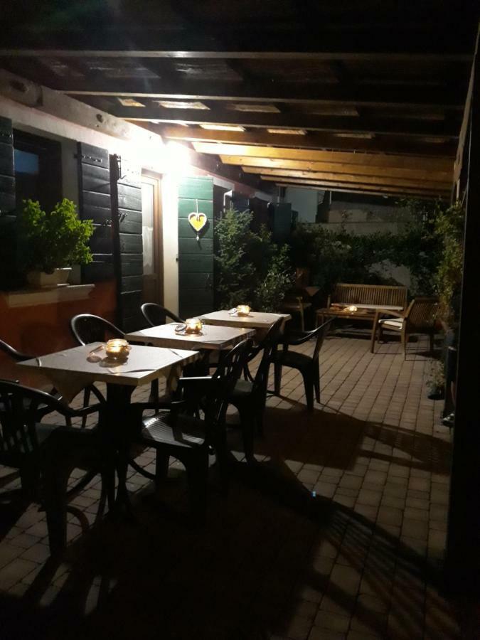 Barone Rosso Panzió Treviso Kültér fotó